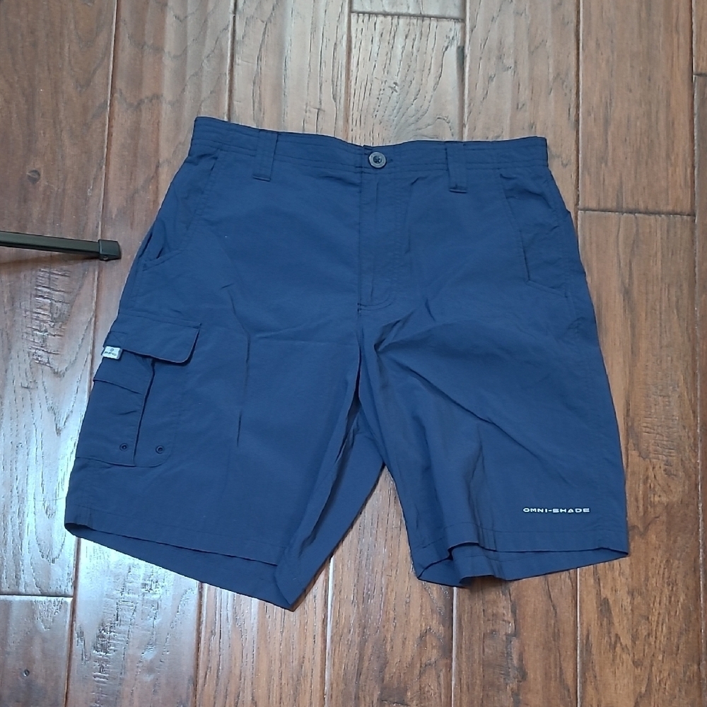 Columbia Navy Blue Cargo Shorts size Small